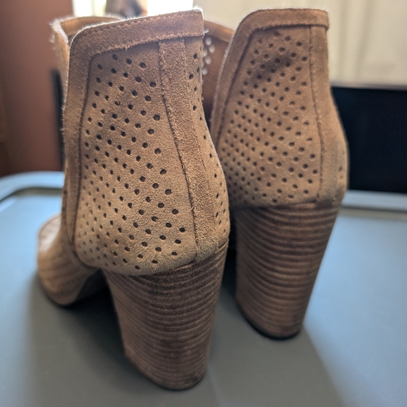 LUCKY BRAND Larise Pull On Leather Heel Boots W9 Brown - Picture 5 of 7